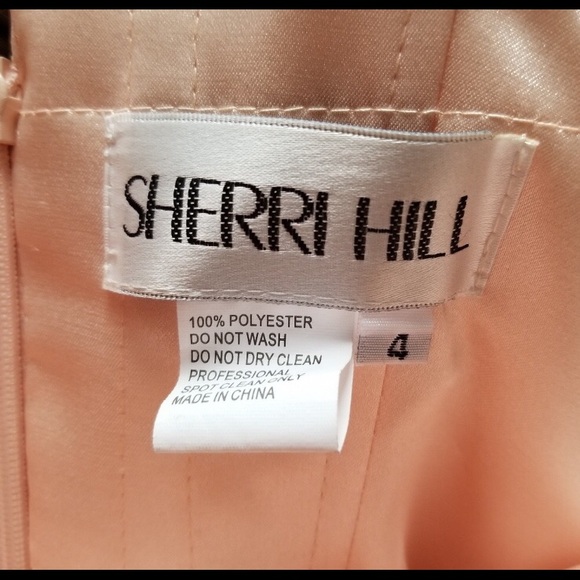 Beautiful mini tulle dress - Picture 3 of 3